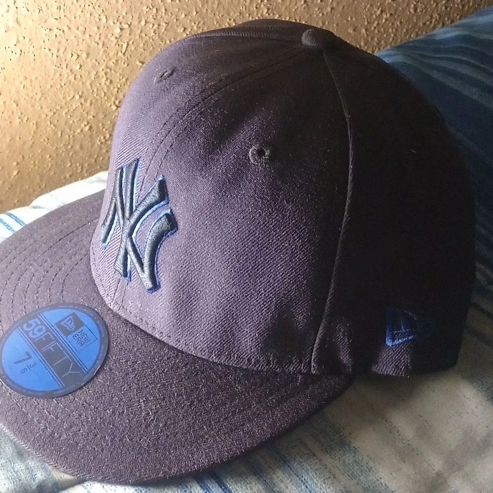 Yankees fitted Cap - Picture 1 of 4